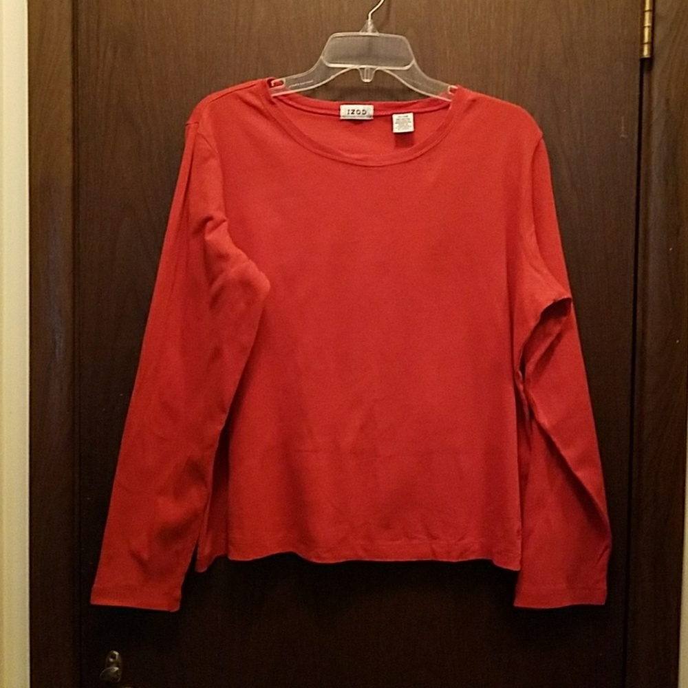 IZOD long sleeve t-shirt